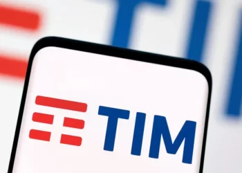 TIM (TIMS3) eleva projeção de proventos para R$ 2,9 bilhões em 2023 após balanço do 3º tri