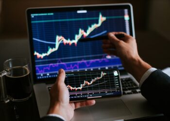 Investir em ações com dividendos se torna estratégia de alto retorno no Brasil