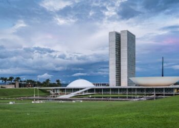 Governo vence disputa sobre IOF no STF e Ibovespa reage com cautela