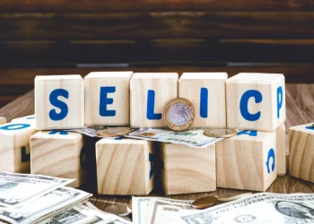 Selic em queda: o que isso muda para seus investimentos?